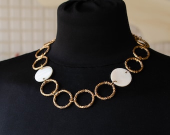 Vintage gold circle link necklace Hammered circle choker Mother of pearl coin necklace June birthstone