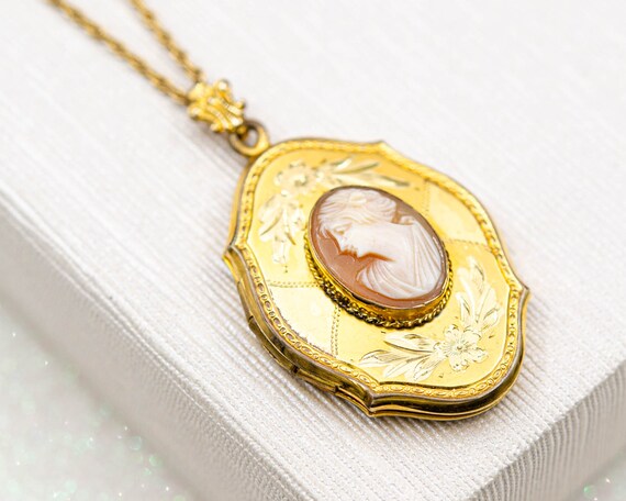 Vintage Large Locket Necklace Gold Filled Sweetheart Necklace