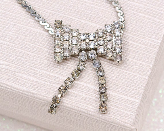 Vintage silver bow necklace Thin serpentine chain… - image 7