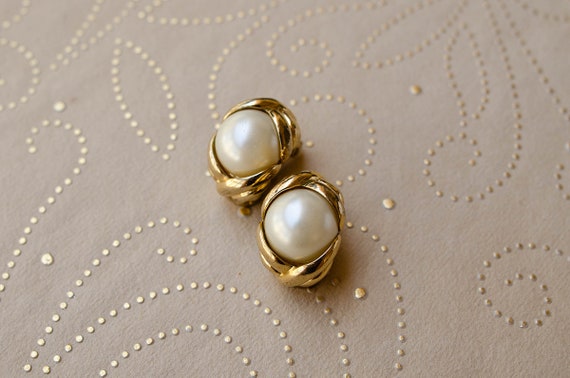 Chunky pearl earrings Large pearl clip on earrings