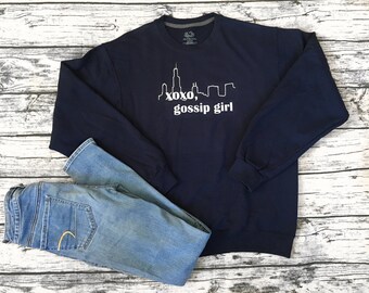Gossip Girl "xoxo goppsip girl" Sweatshirt! New York Skyline in glitter. Cute & cozy!