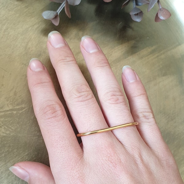 Double finger ring, simple.