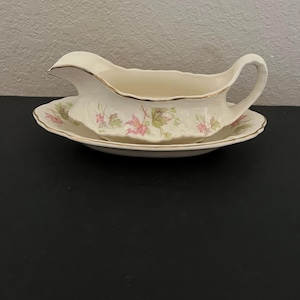 1940’s Homer Laughlin Gravy Boat with UnderPlate/Virginia Rose/Gold Trim