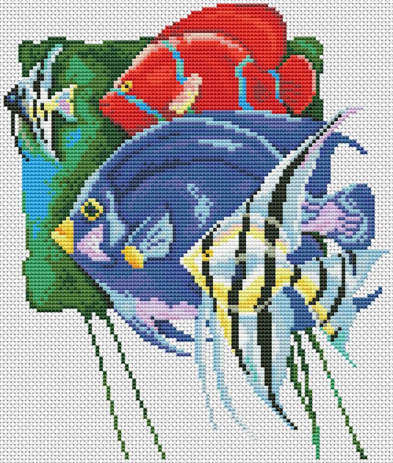 Схема вышивки рыбка. Вышивка крестом рыбки. Вышивка морская тематика. Вышивка морские обитатели. Вышивка рыбки крестиком.