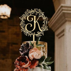 Botanical cake topper for wedding or engagement party with initial • botanical wreath cake decor • cake topper with greenery design •
