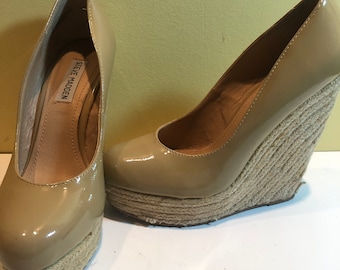 Size 8 Steve Madden Patent Leather Wedge Platform Espadrilles 5.25" High Heels in Tawny Beige