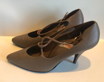 Size 10 Vintage 1980's Candies Fastrack Strappy Taupe Pumps High Heeled Shoes, Adjustable buckle