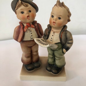 Hummel figurine #130 Duet 2 boys singing with sheet music TMK 3 part of a lifetime collection no damage