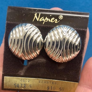 Pendientes vintage de plata Napier con cierre de clip, de rosca, de los años 80.