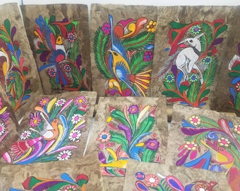Pinturas originales vintage de arte popular mexicano: aves, plantas o animales sobre papel de corteza. Pinturas coloridas, únicas y originales, hechas a mano.