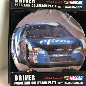 Officially Licensed Nascar Mark Martin #6 Ford Taurus Collector&#39;s Plate with Hanger New in Box Roush Racing Pfizer Man Cave Decor