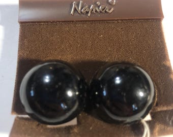 Vintage Napier black round clip on earrings, clips