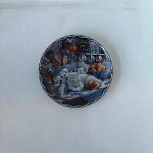 Mabel&#39;s Sunny Retreat by Mary Ann Lasher White Cat with China & Peaches Decorative Plate Porcelain 1991 Bradford Exchange