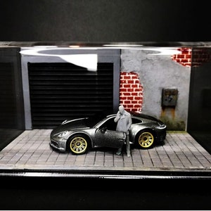 Custom 1/64 Garage Diorama Display Case – Add Style to Your Car Collection