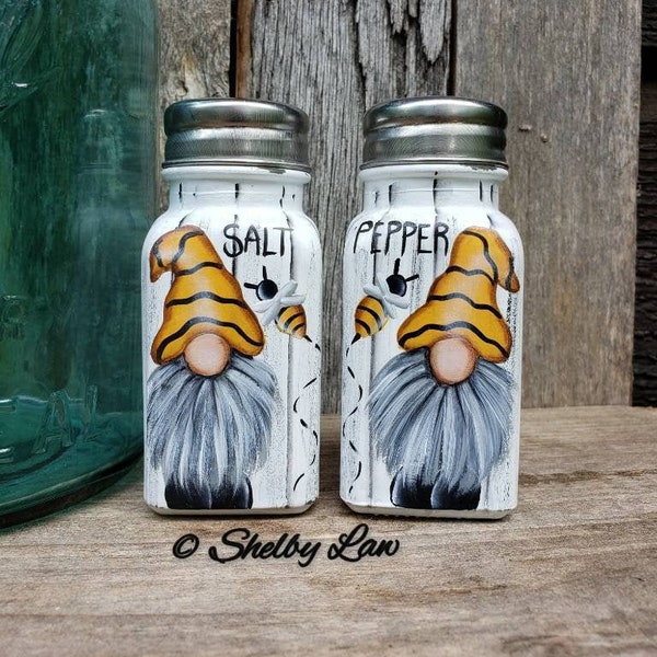 Gnome, Bee decor, Salt and Pepper shakers