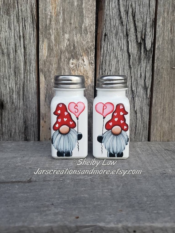 Valentine salt and pepper shakers deals