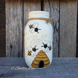 Honey Bee Mason Jar, 32oz Quart Jar, Bee Decor, Handpainted Bees, Mason Jar Vase