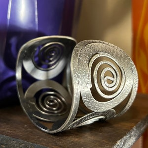 Swirl Pattern Cuff Bracelet image 4