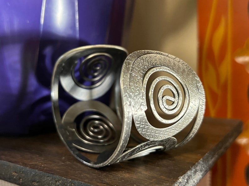 Swirl Pattern Cuff Bracelet image 4