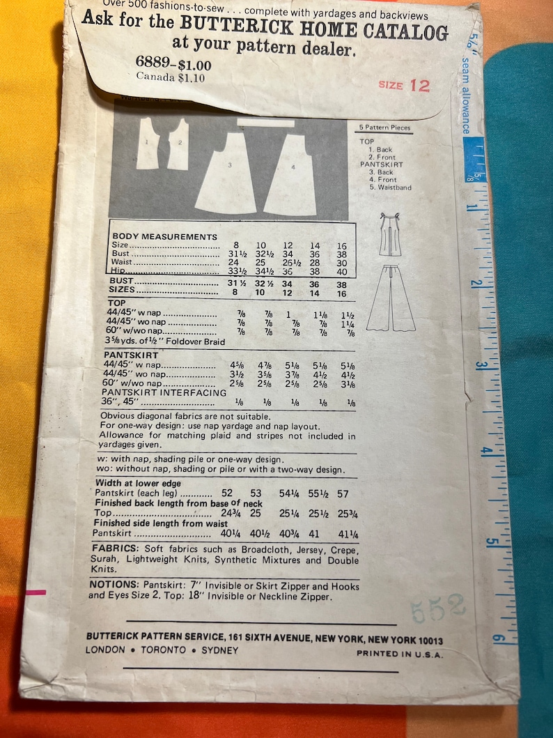 Puede incluir: Un patr&oacute;n de costura para un pantal&oacute;n de vestir de piernas anchas con un detalle de trenza doblada. El patr&oacute;n es para la talla 12 e incluye instrucciones para cortar y coser la prenda. El patr&oacute;n es del cat&aacute;logo Butterick Home.