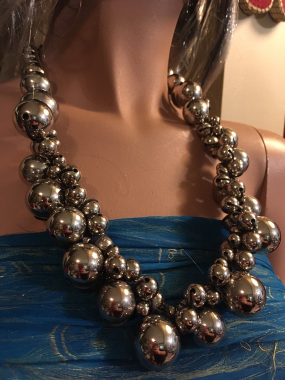 Large Silver Resin Ball Bead Necklace - image 10