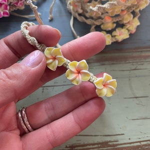 Hawaiian flower bracelets macrame hemp plumeria bracelet tropical beach jewelry adjustable image 5