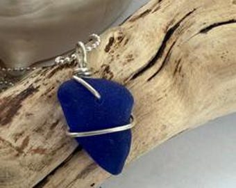 Kobaltblauwe strandglas hanger ketting: handgewikkeld zeeglas G8