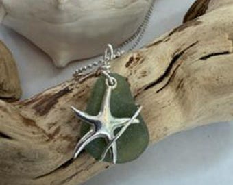 Olijfgroene strandglas hanger met zeester: handgemaakte draadomwikkelde zeeglas G5