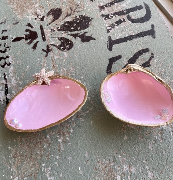 Clam Shell Ring Holder/Natural Clam Shell Dish/Unique Jewelry Trinket