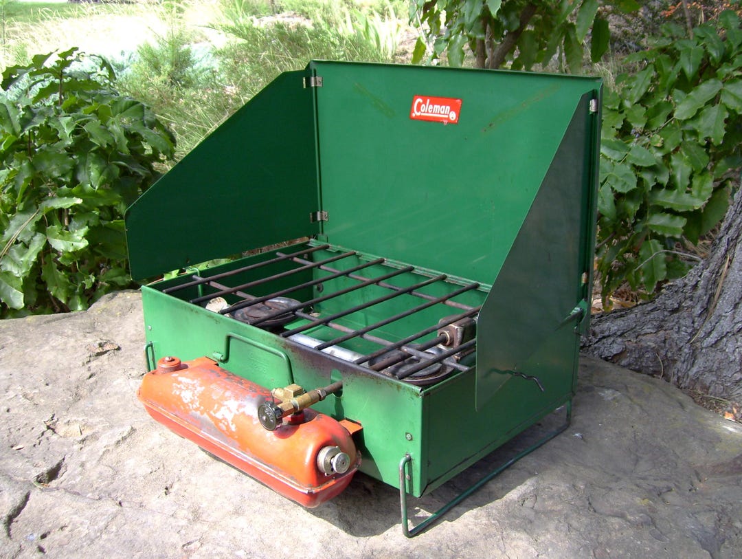 COLEMAN 425B Compact Camp Stove W/ Dual Burners Fold-out Legs C