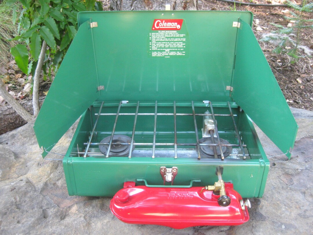 1972 COLEMAN 425E Two Burner Camp Stove W/ Hinged Grill in Original Box ...