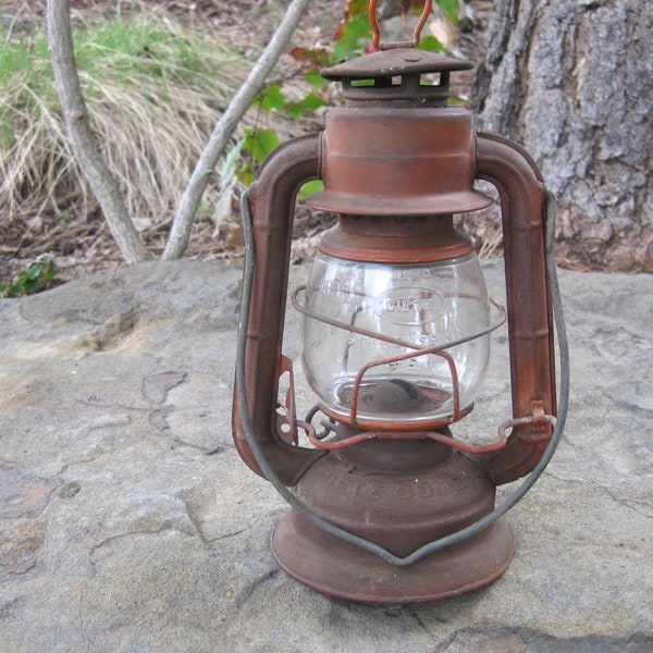 Little Dietz COMET Red Kerosene Lantern w/ Original H-10 Dietz Comet Glass Globe  USA