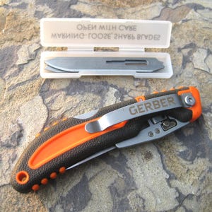 Gerber Gear Vital Pocket Knife Folding Knife with Exchange-A-Blade System w/ Replacement Blades