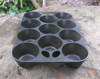 GRISWOLD No. 10 Cast Iron 11 Cup Muffin Cornbread Popover Pan 949B  USA