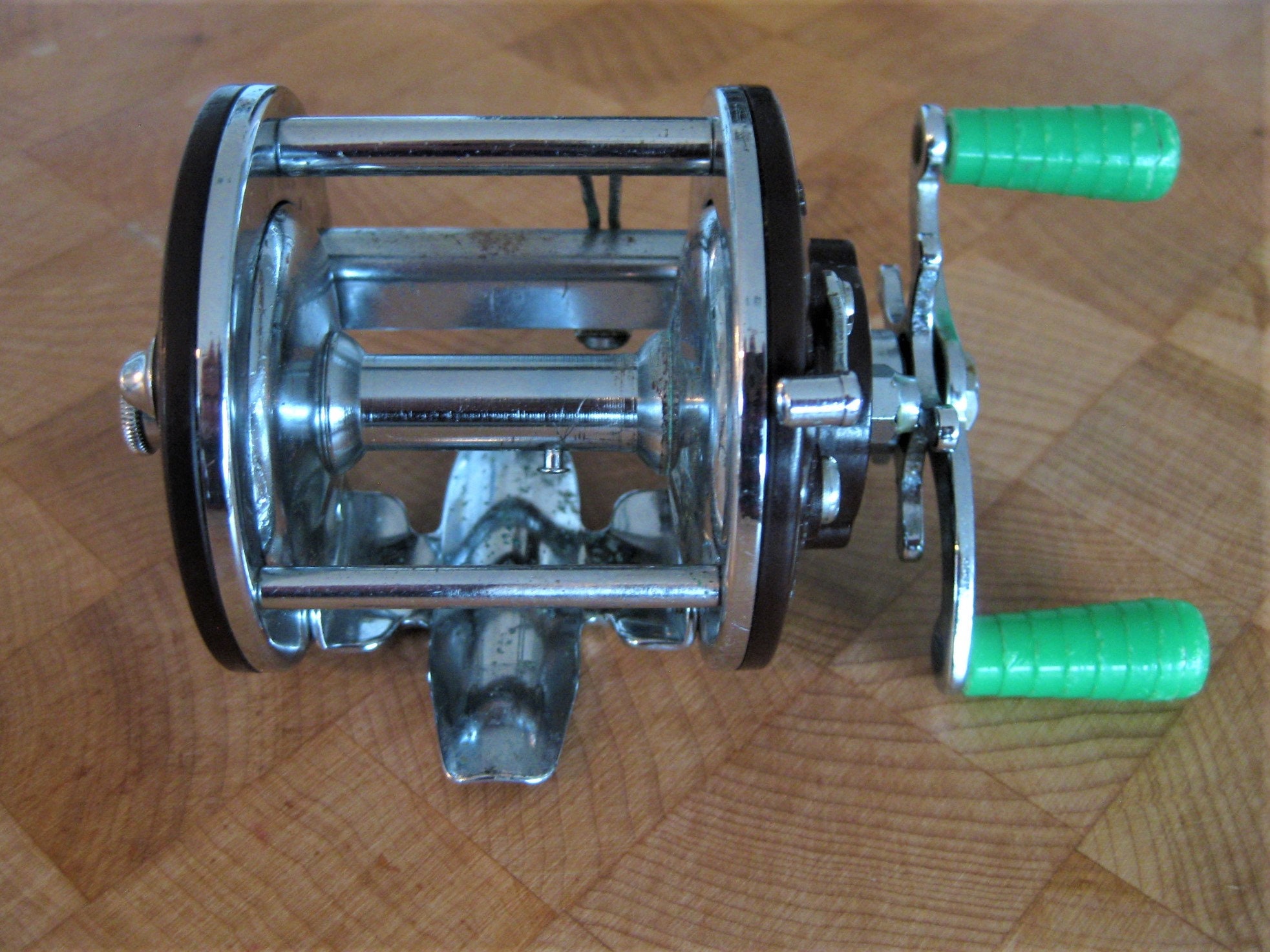 UNUSED PENN PEER 109 LEVEL WIND TEAL GREEN REEL HANDLE PART # 24-109 UNUSED PENN PEER 109 LEVEL WIND TEAL GREEN REEL HANDLE PART # 24-109