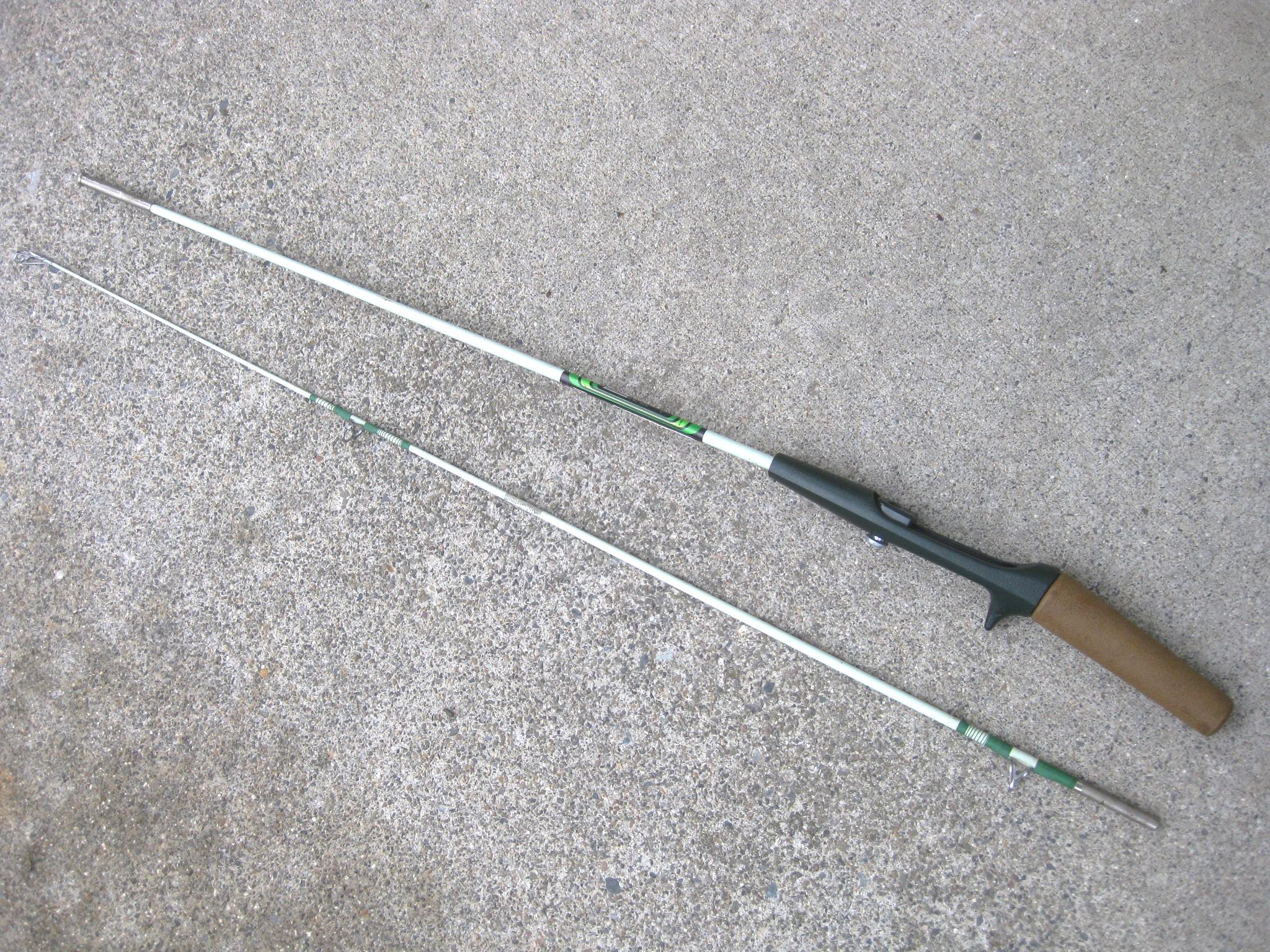 Vintage ZEBCO Centennial Fishing Rod & 404 Re: 5 Ft Fiberglass