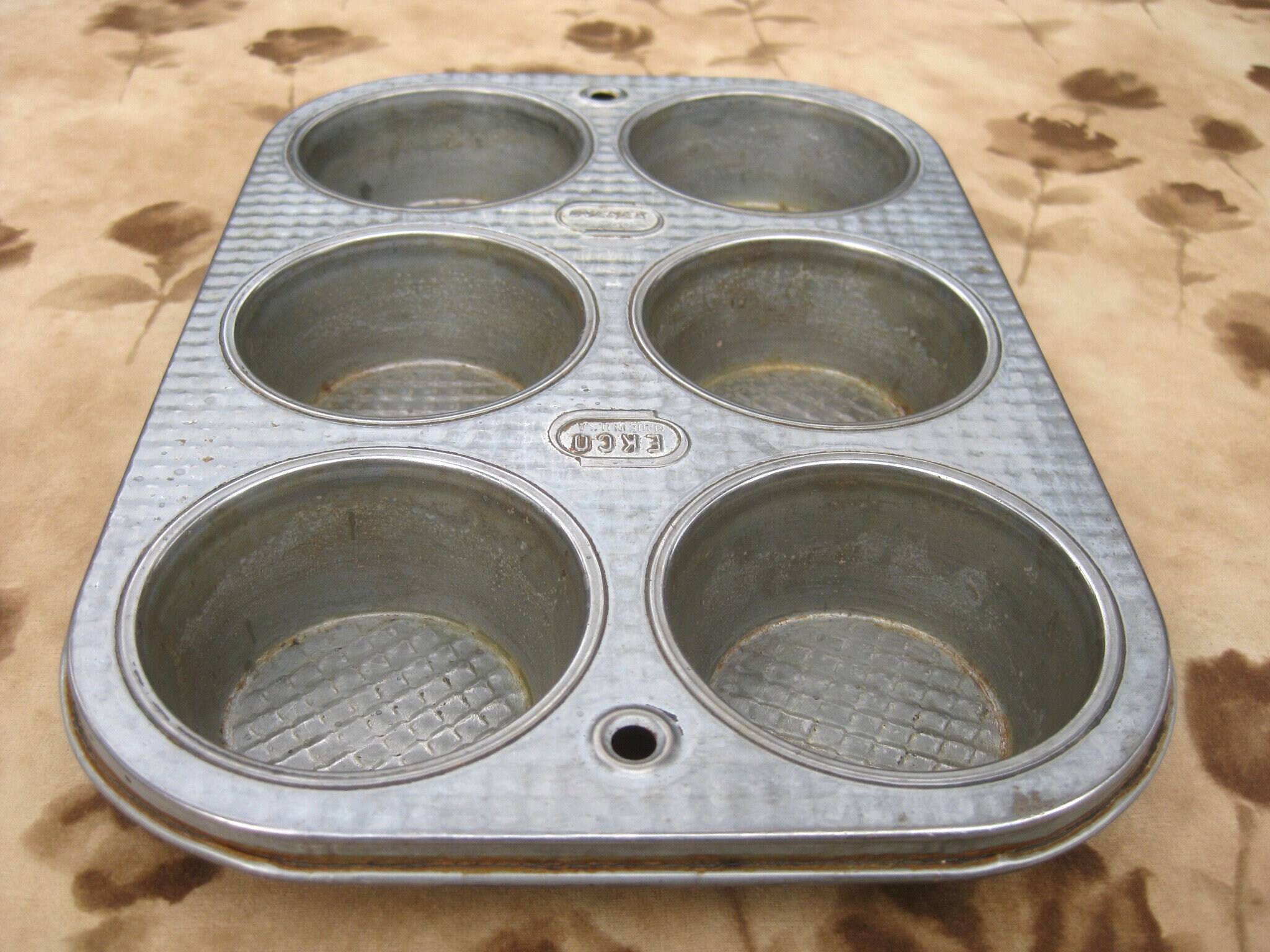 Vintage Muffin Tin Antique Muffin Pan Cupcake Tin Ekco USA Ovenex Circle  Style pick One Decorative Office Supply Storage Farmhouse Kitchen 