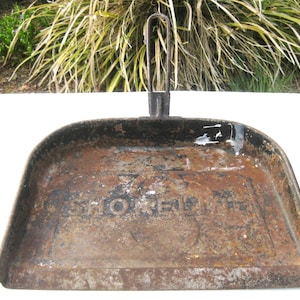 Vintage SHORELINE Black Metal Heavy Duty Dust Pan Industrial Railroad Shop Dust Pan