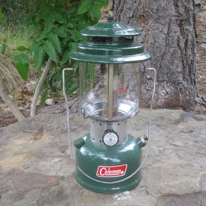 1971 COLEMAN Forest Green Double Mantle Camping Lantern Model 220F w/ Pyrex Globe