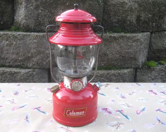 Vintage Coleman Lantern 220F/228F Pyrex Amber Globe 10/1964. Works