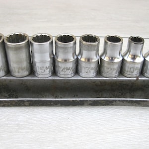 Vintage CRAFTSMAN -vv- 1/2&quot; Drive 12 pt. Metric Socket Set  8 pcs. w/ Storage Tray  9mm-19mm