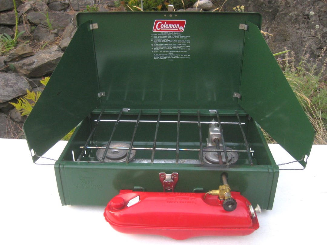 1976 COLEMAN 425E Two Burner Camp Stove W/ Hinged Grill in Original Box ...