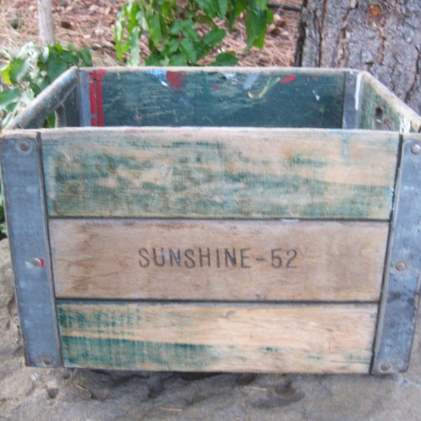 1952 SUNSHINE Heavy Hardwood Wood Metal Frame Milk Crate Carrier