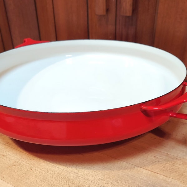 Dansk paella pan, red enamel, Kobenstyle, Jens Quistgaard, Dansk, France, Scandinavian Modern, Midcentury Modern, MCM, 1960s