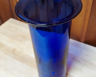 Vase, Plus Glass Studio, Norway, cobalt blue, Richard Duborgh, Benny Motzfeld, Scandinavian Modern, MCM. Midcentury Modern, 1960s, 1970s