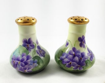 Vintage Salt and Pepper Wooden Handpainted Flowers Heidleburg