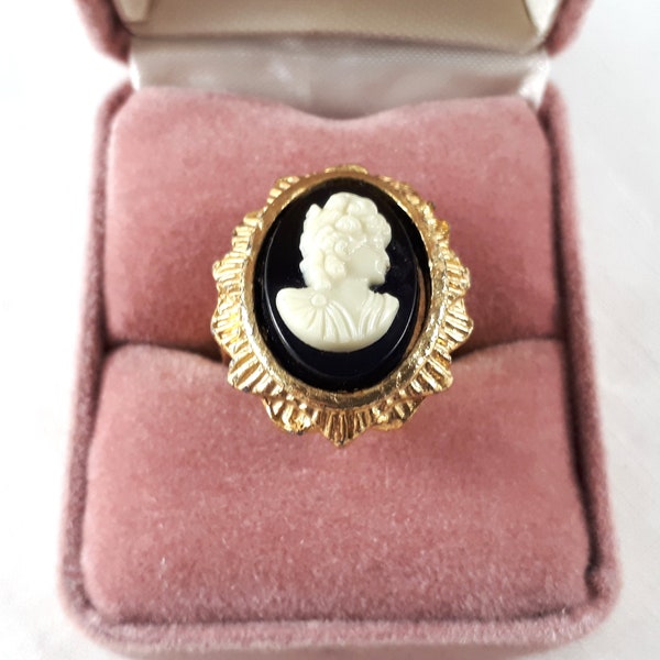 Vintage Cameo Ring, Black & White,  Mid Century Ring, Adjustable Size, Cocktail Ring, Gift For Her Jewelry