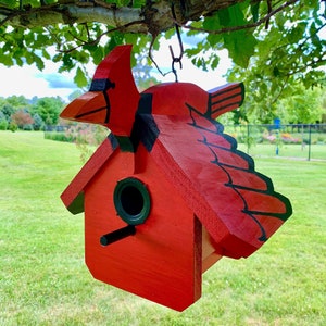 Cardinal Birdhouse