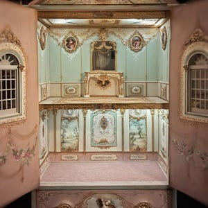 ROMANTIC HOUSE