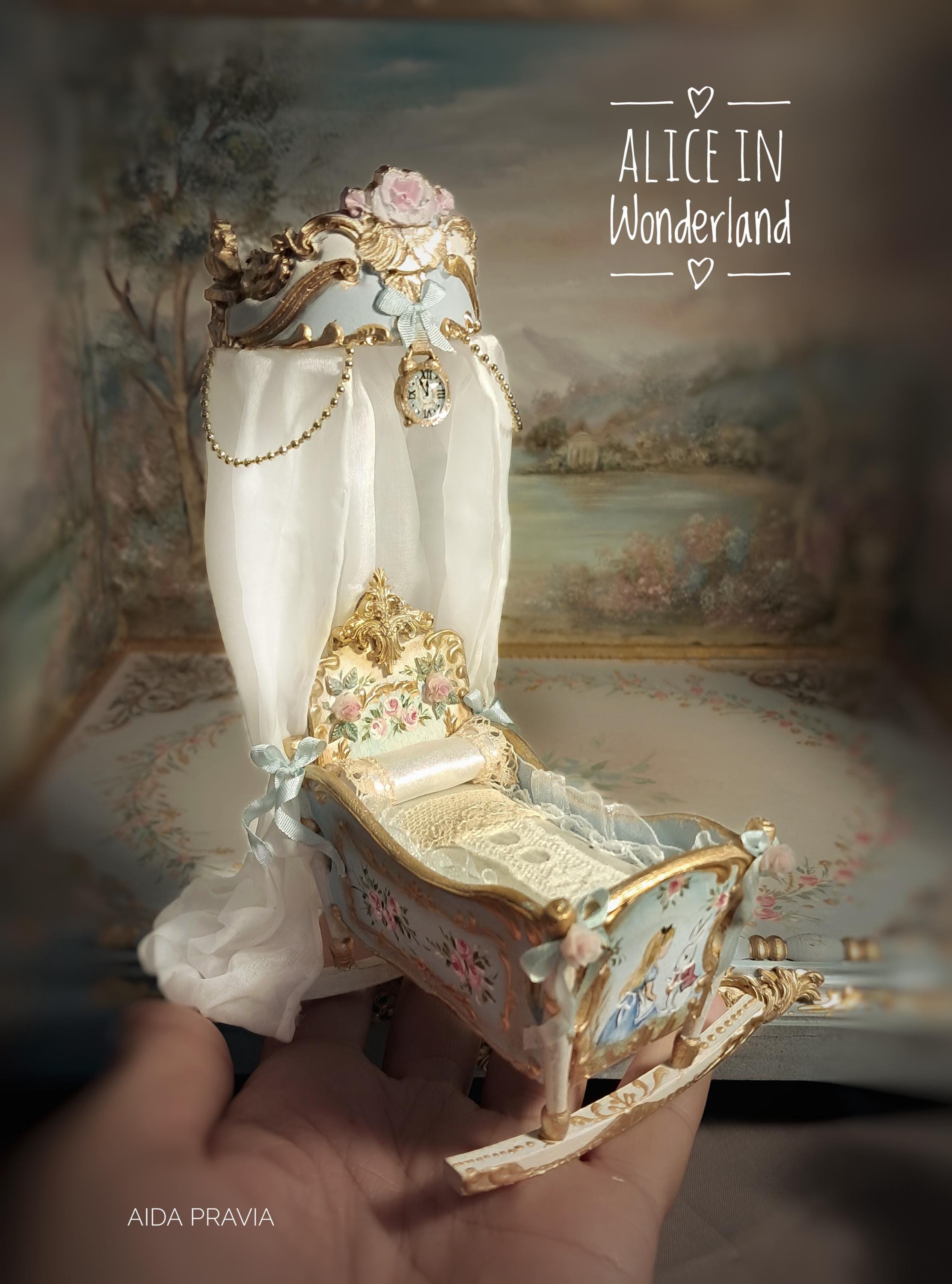Alice in wonderland miniature book nook - Etsy 日本